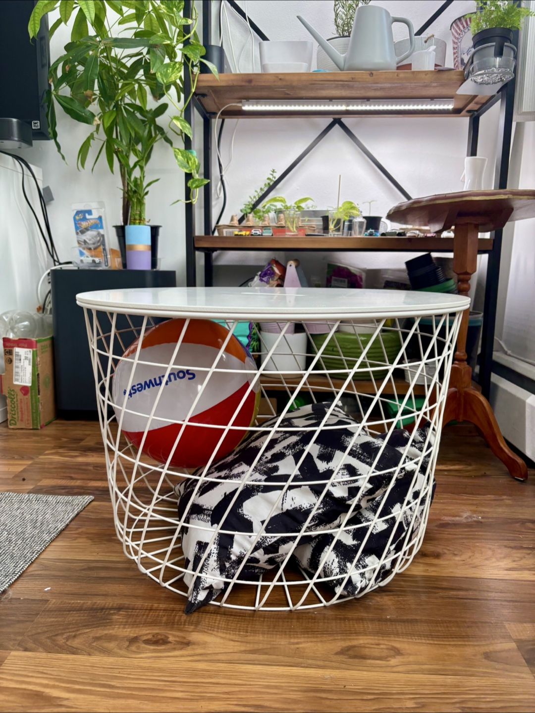 White Wire Basket Side Table - photo 5
