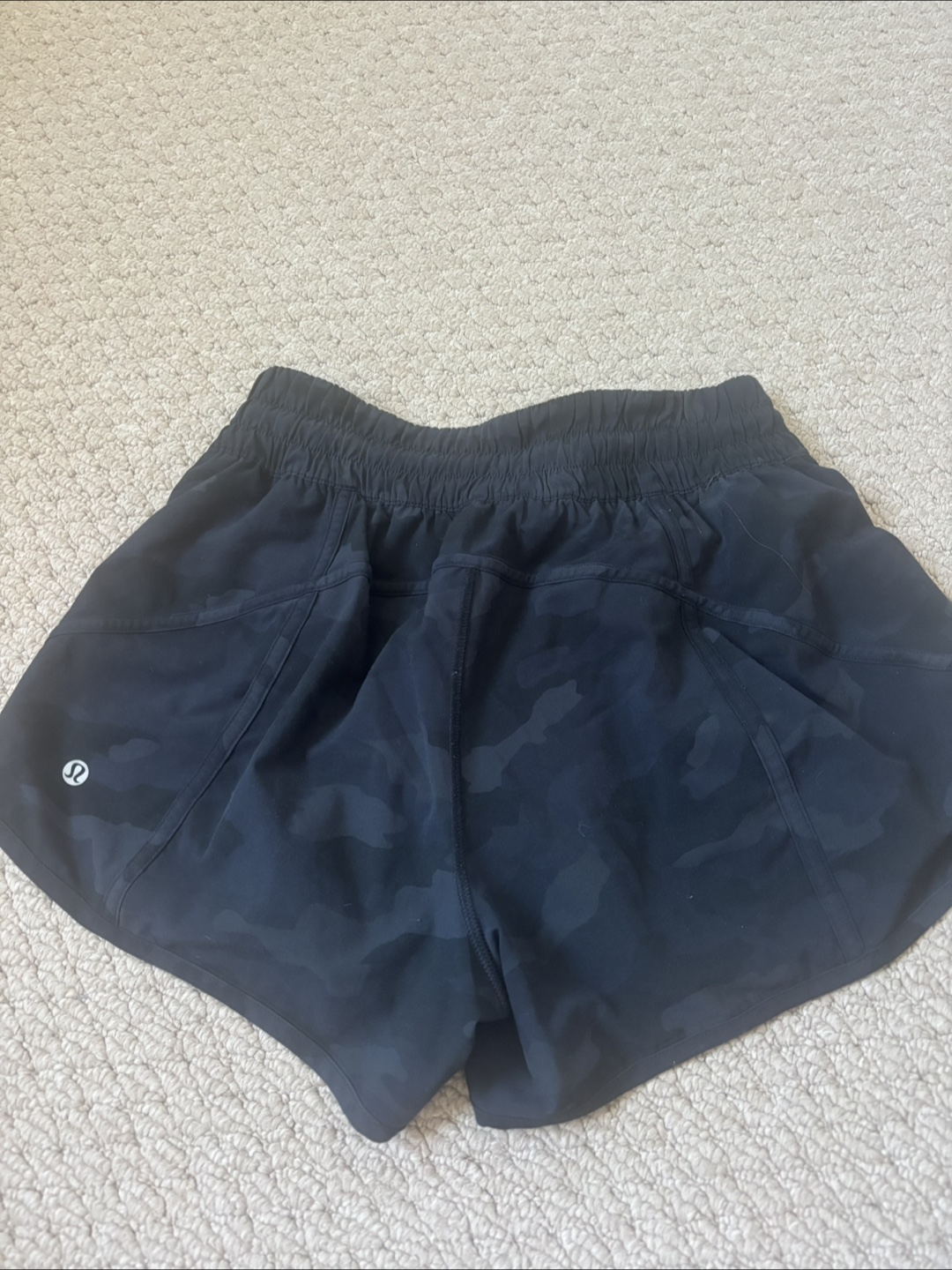 Lululemon Hotty Hot high rise Shorts - Size 8 - photo 2