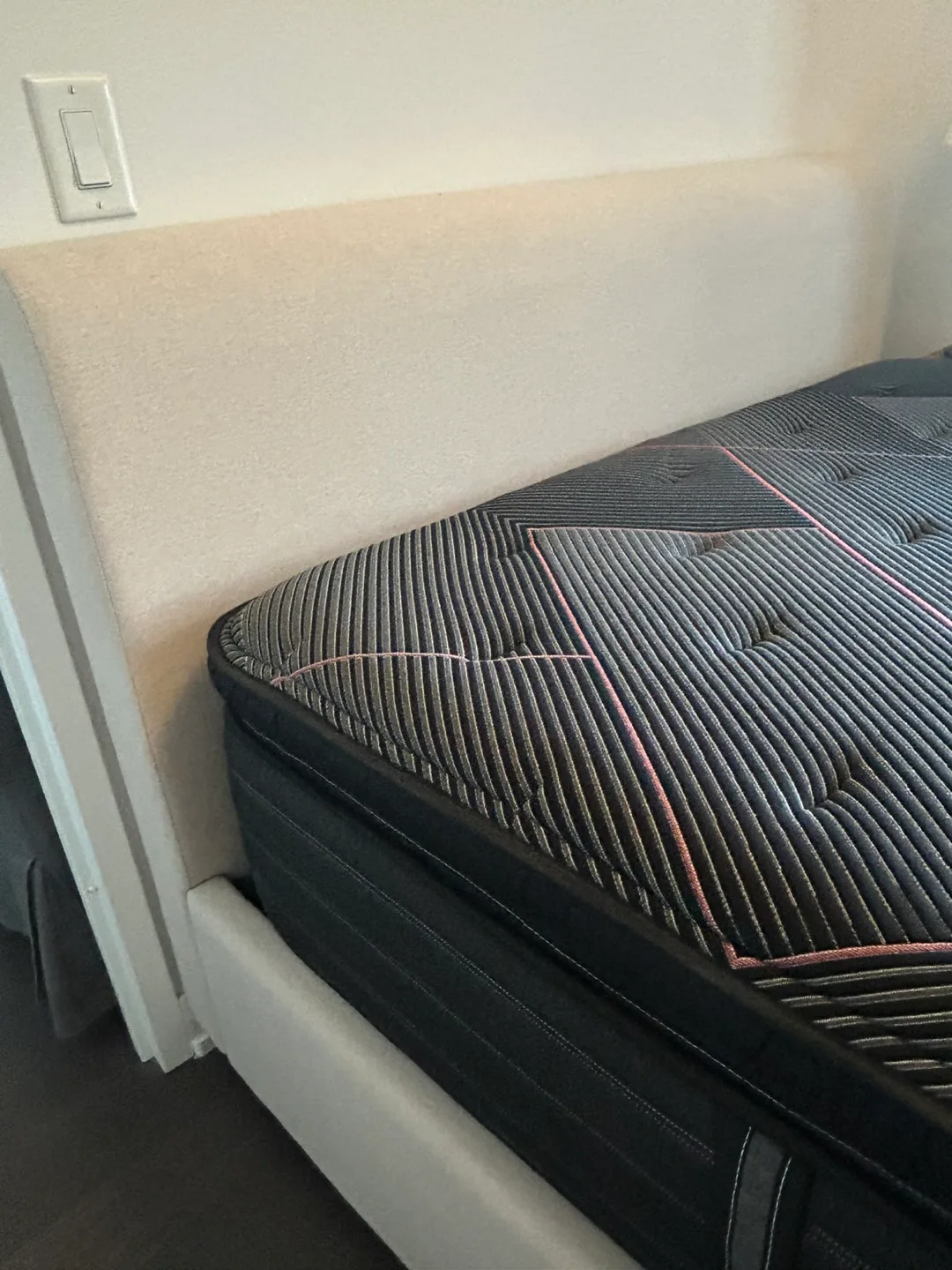 Queen Storage bed and mattress Silk & Snow image indicator(2)