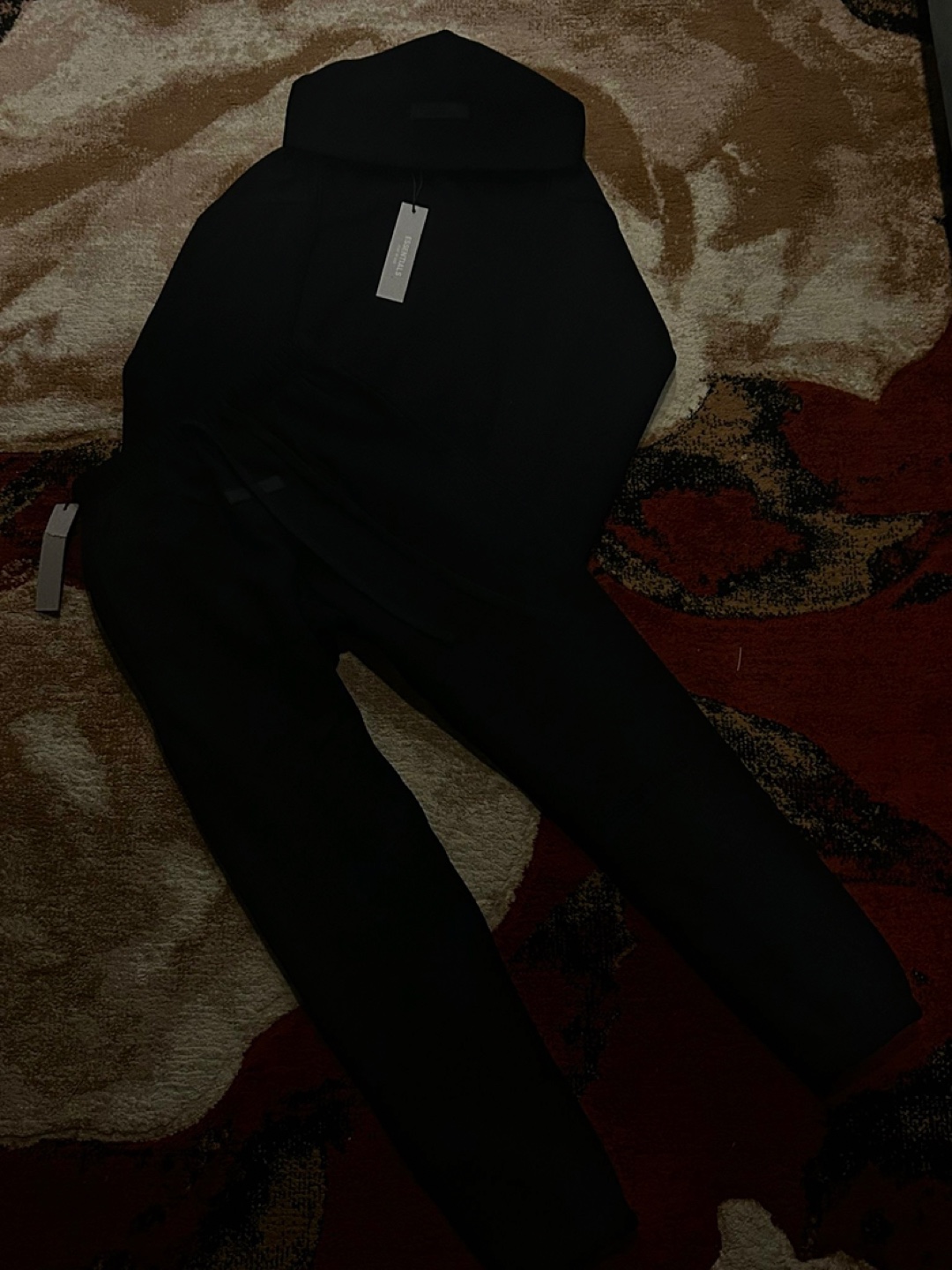 Fear of God Essentials Black Hoodie & Sweatpants Set - photo 3