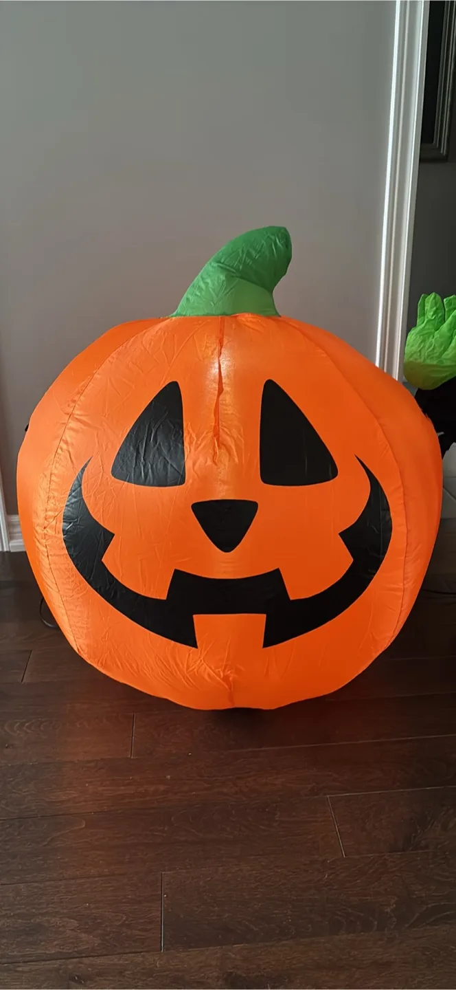 Home Accents Witch/Pumpkin Inflatable Combo image indicator(3)