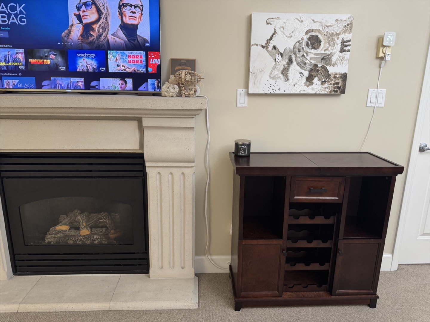 Beautiful Extendable Solid Wood Walnut Console Table - Like New - photo 4