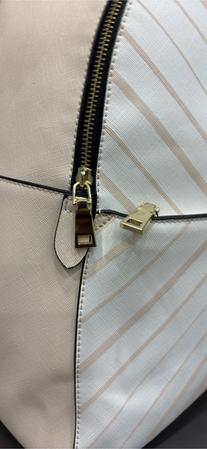 Beige & White Chevron Pattern Backpack - photo 5