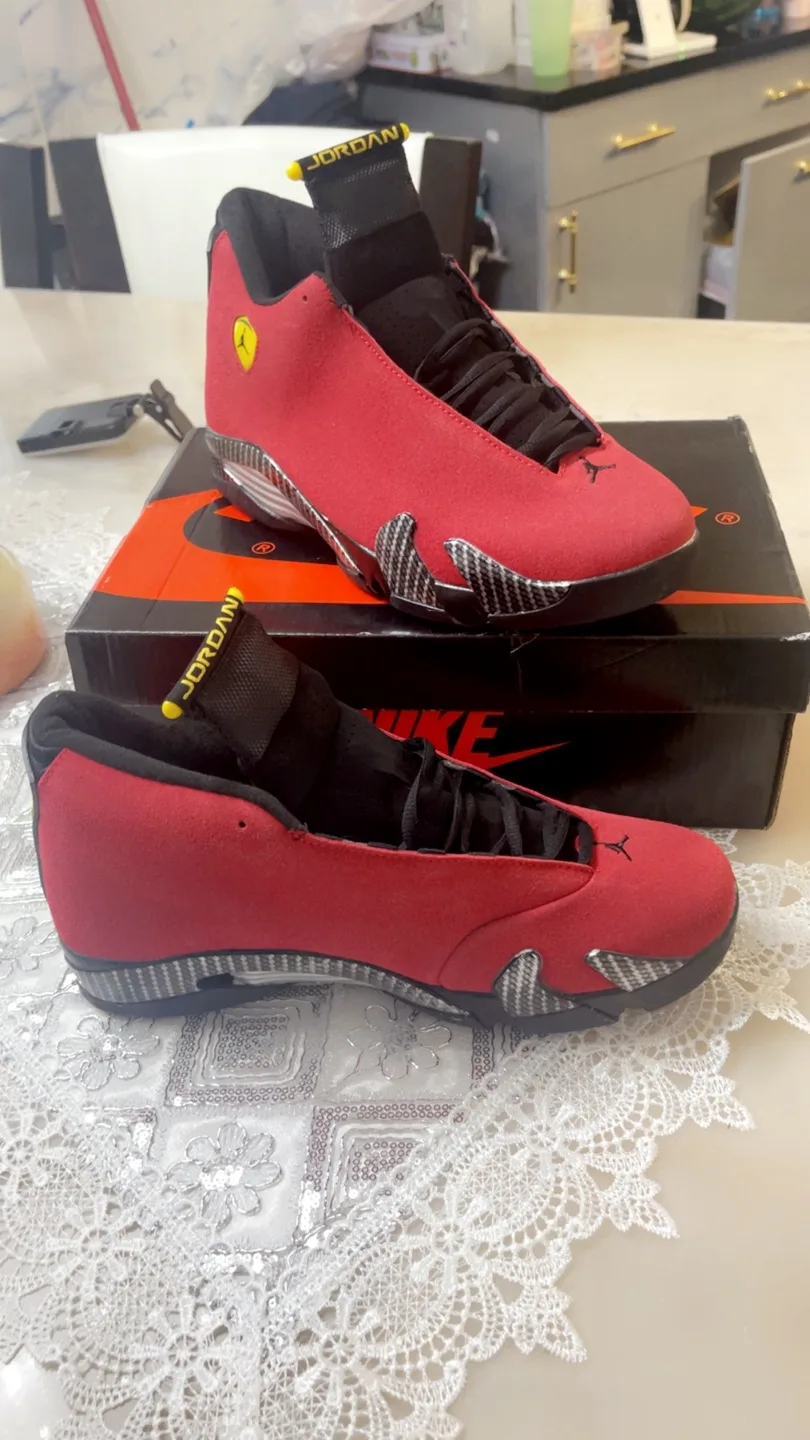 Nike Air Jordan 14 Retro Ferrari size 10 image indicator(3)