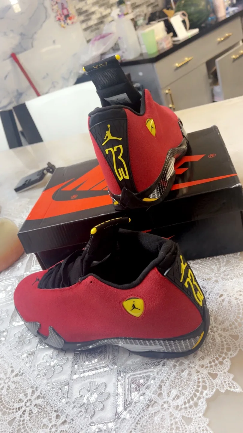 Nike Air Jordan 14 Retro Ferrari size 10 image indicator(5)