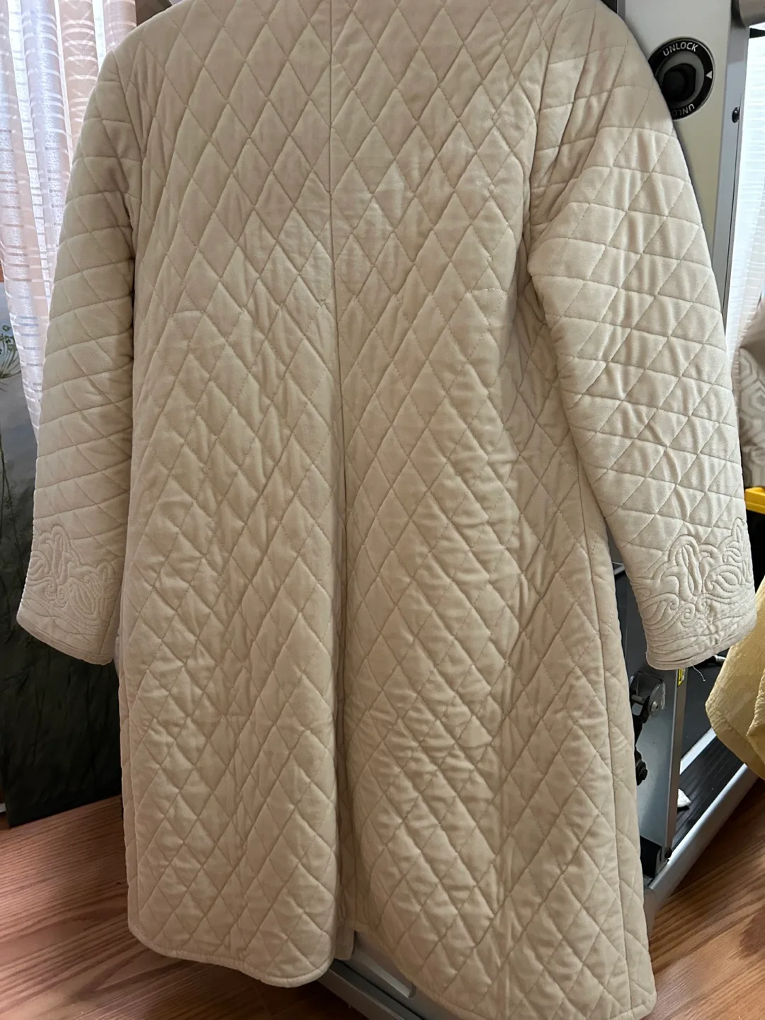 Velvet Quilted Beige Coat S, M image indicator(2)