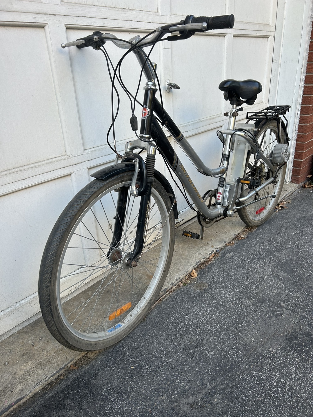 SCHWINN IZIP Eléctric Schwinn Hybrid Bike - Silver/Black - photo 4