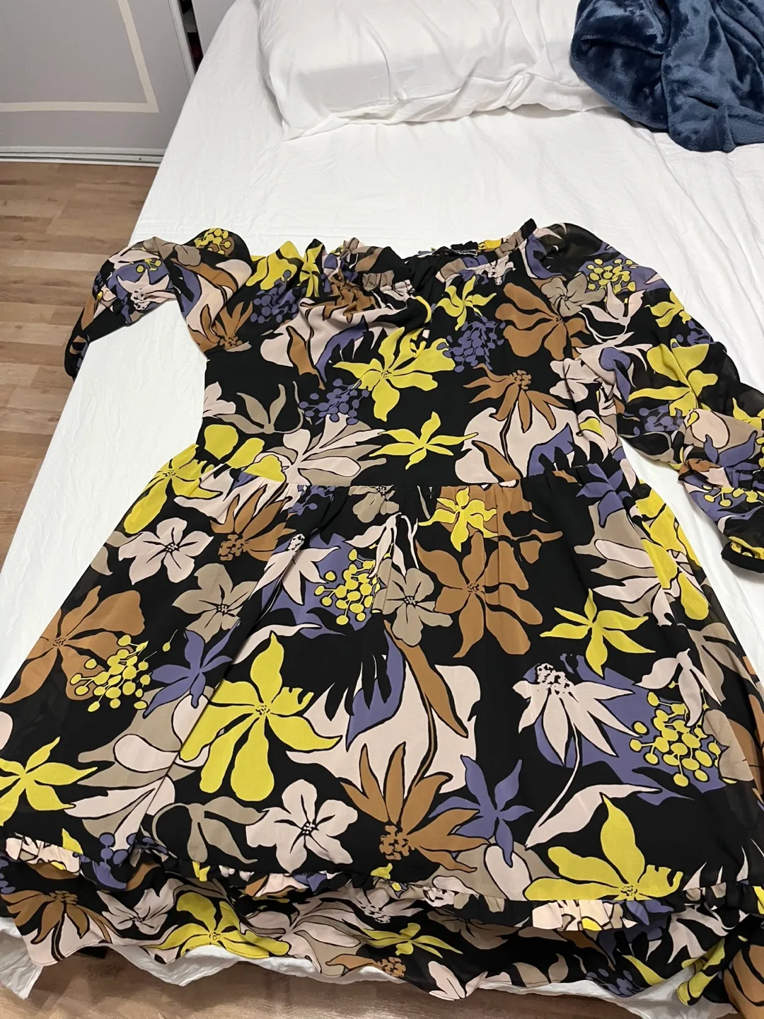 Melanie Lyne Floral Print Dress image indicator(2)