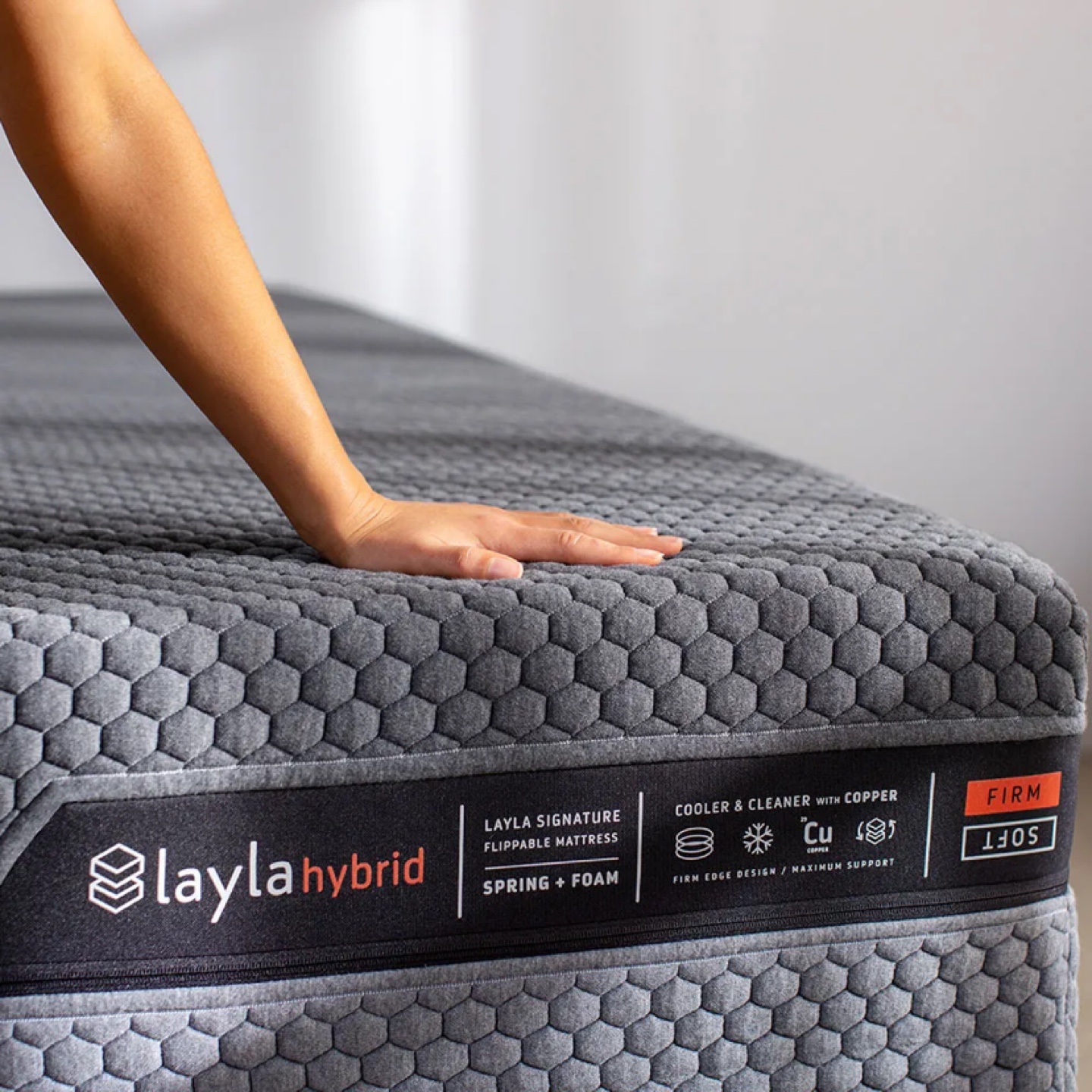Layla Hybrid Flippable Mattress-QUEEN-NEW IN BOX - photo 3