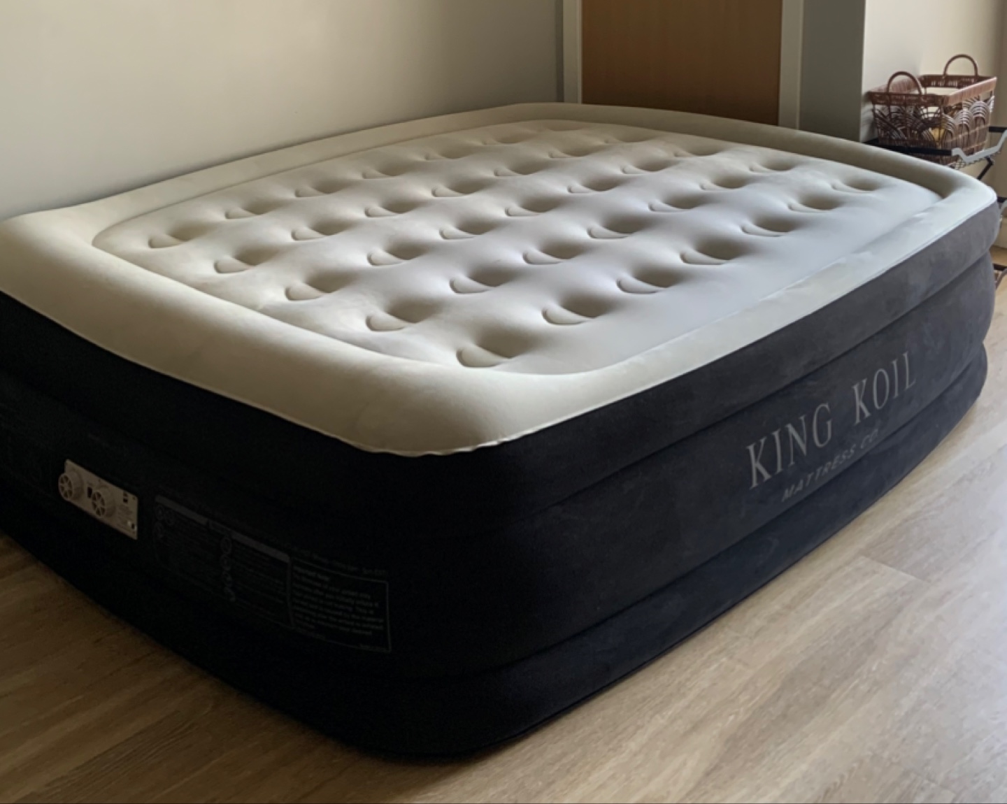 King Koil Mattress Co. Air Mattress (size queen)