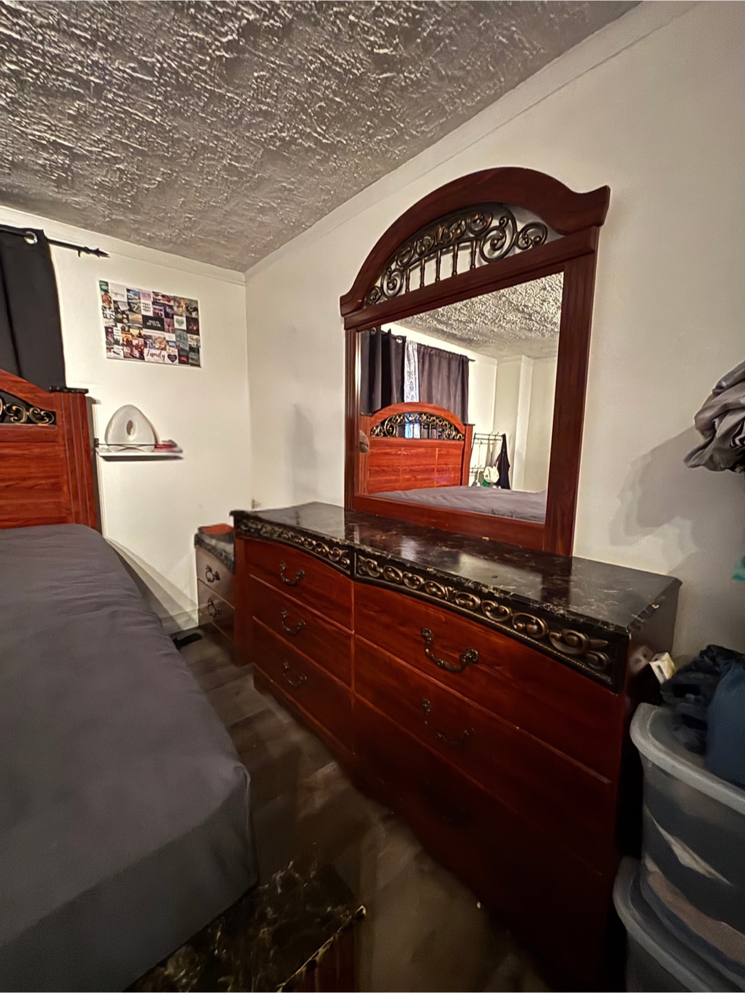 Queen Bedroom Set - Dresser with mirror, Nightstand, Bed Frame - photo 2