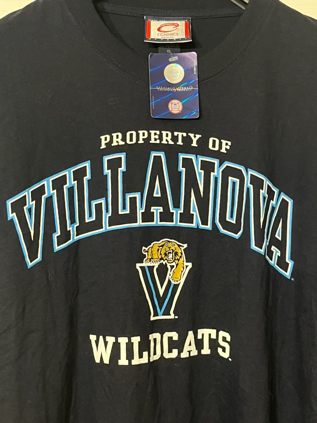 Villanova Wildcats Men’s Size XL Long Sleeve Shirt image indicator(3)
