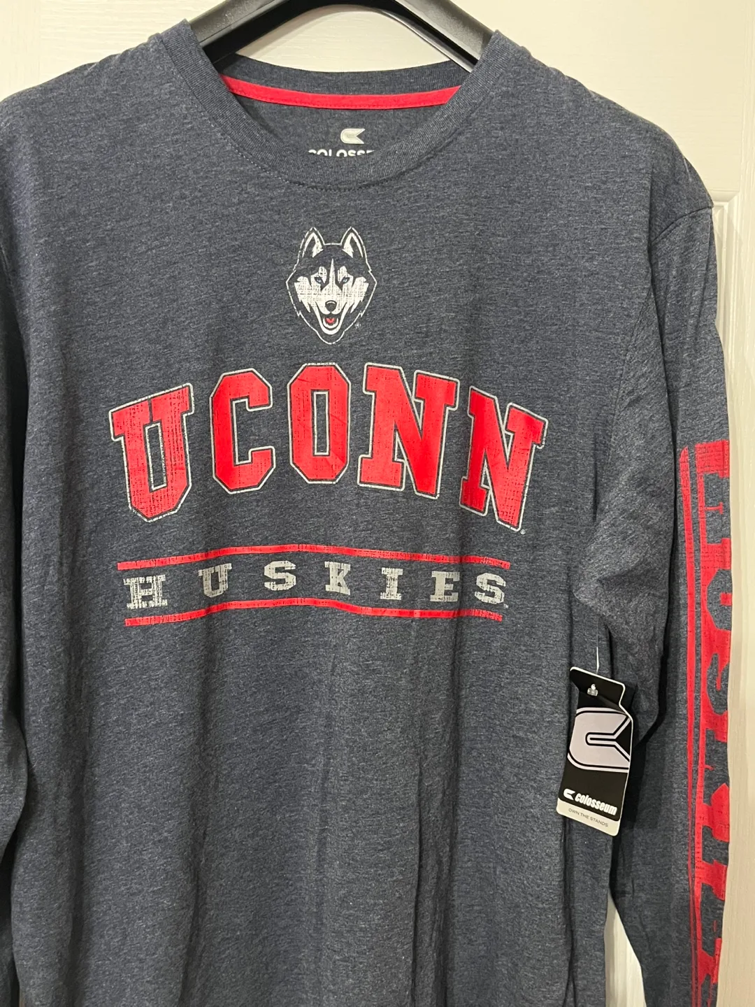 UConn Huskies Long Sleeve Shirt • Men’s Size Large image indicator(2)