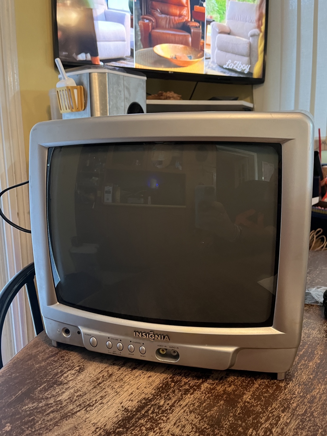Insignia IS-TV040917 Television