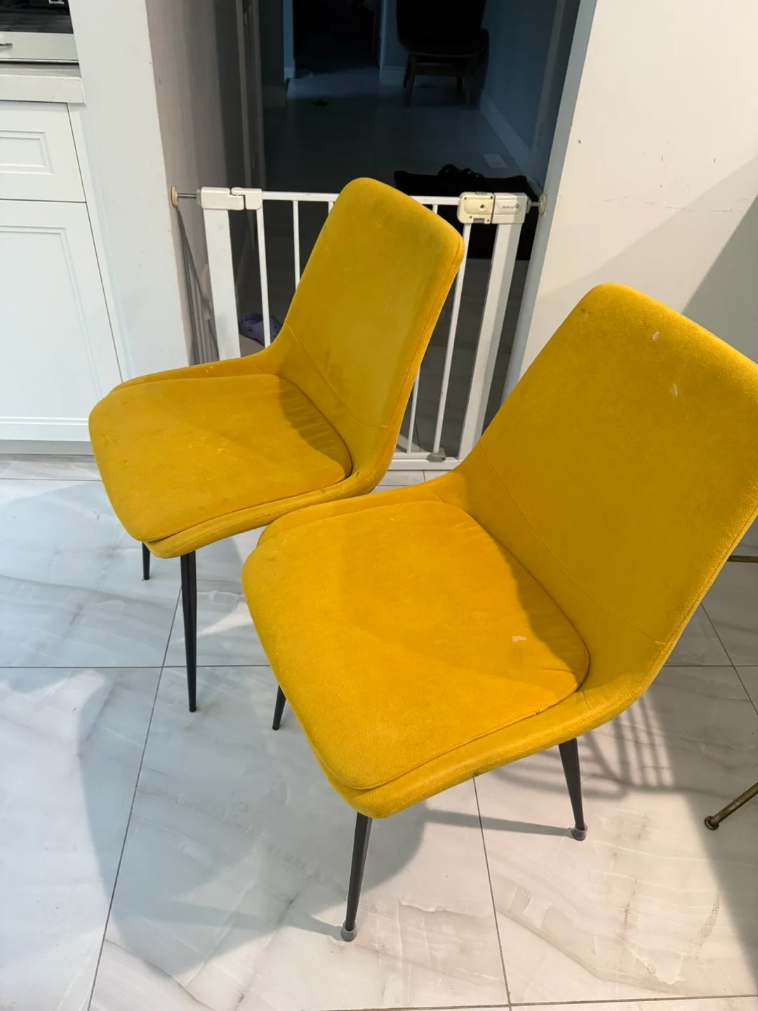 Set of 2 Yellow Accent Chairs thumbnail