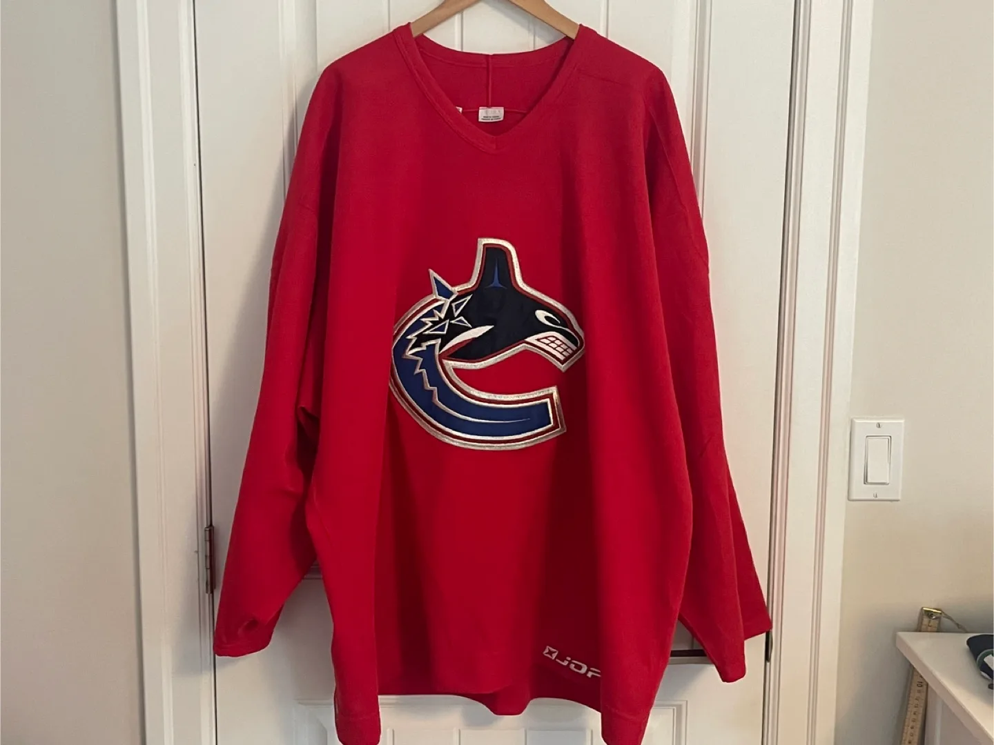 Authentic Jofa Vancouver Canucks Practice Red Jersey Size 58 thumbnail