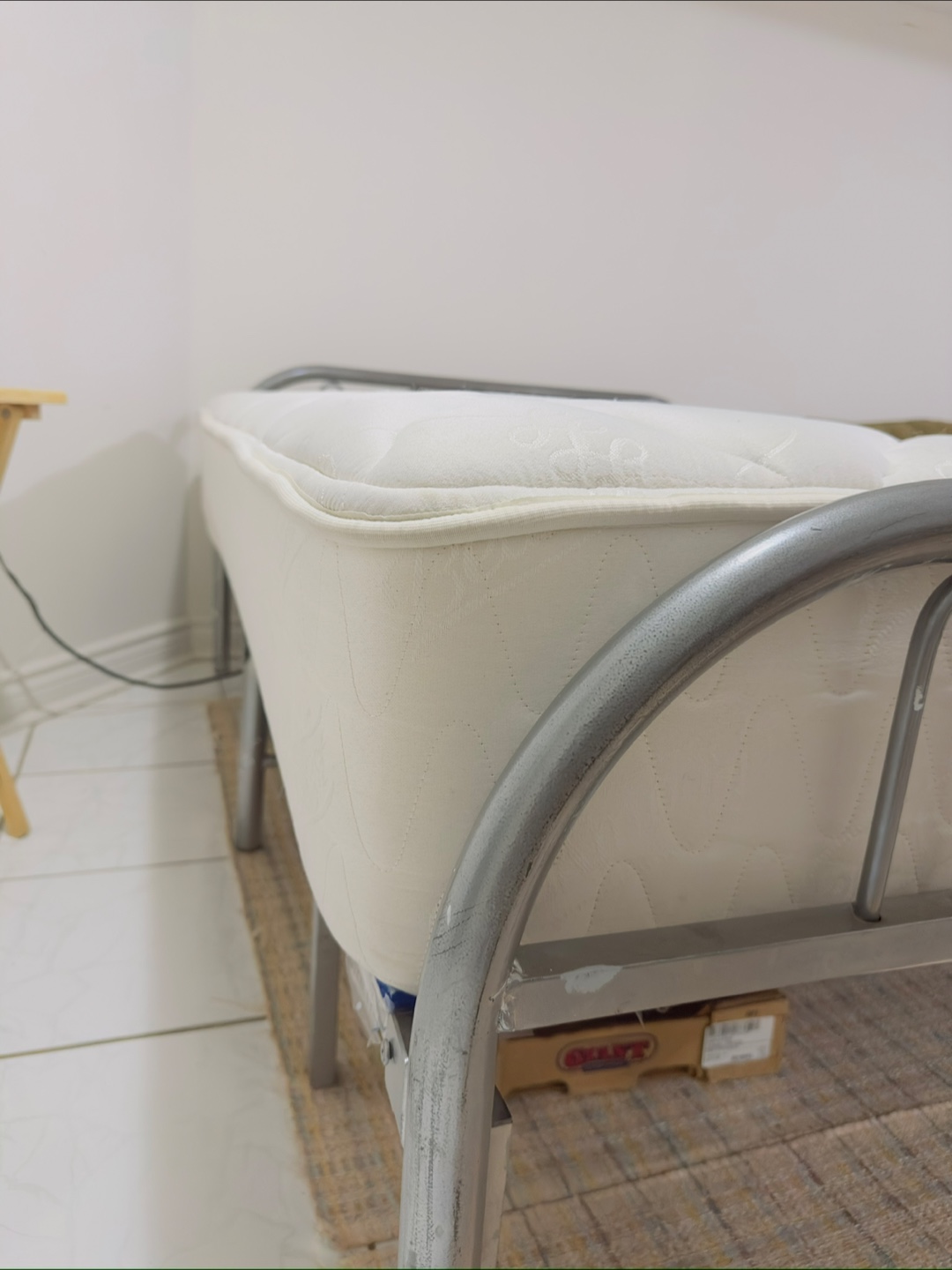 Beautyrest Twin Mattress and Foldable Metal Frame - photo 3