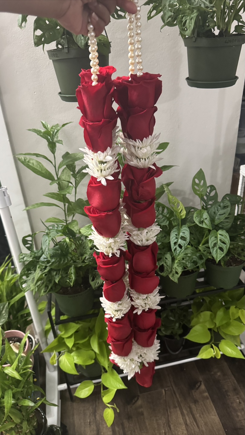 Flower Garland - Red Roses and White Daisies