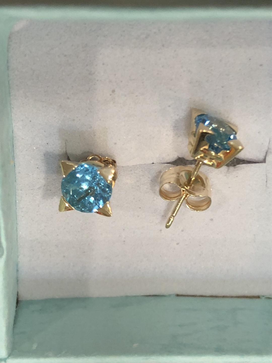 Blue Topaz 10k sokid gold Stud Earrings
