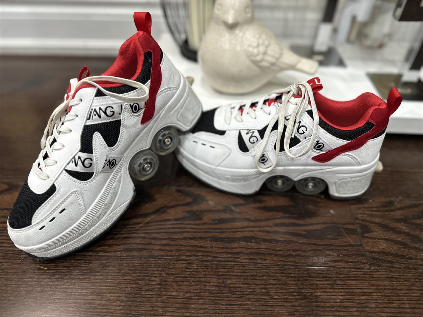 JIANG GAO Roller Skate Shoes - Size 9