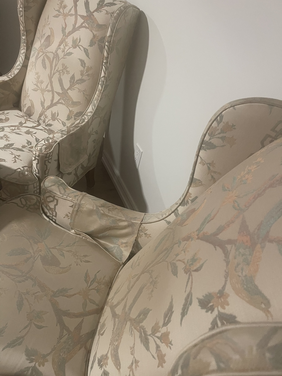 Pair of Wingback Armchairs and a table - photo 5