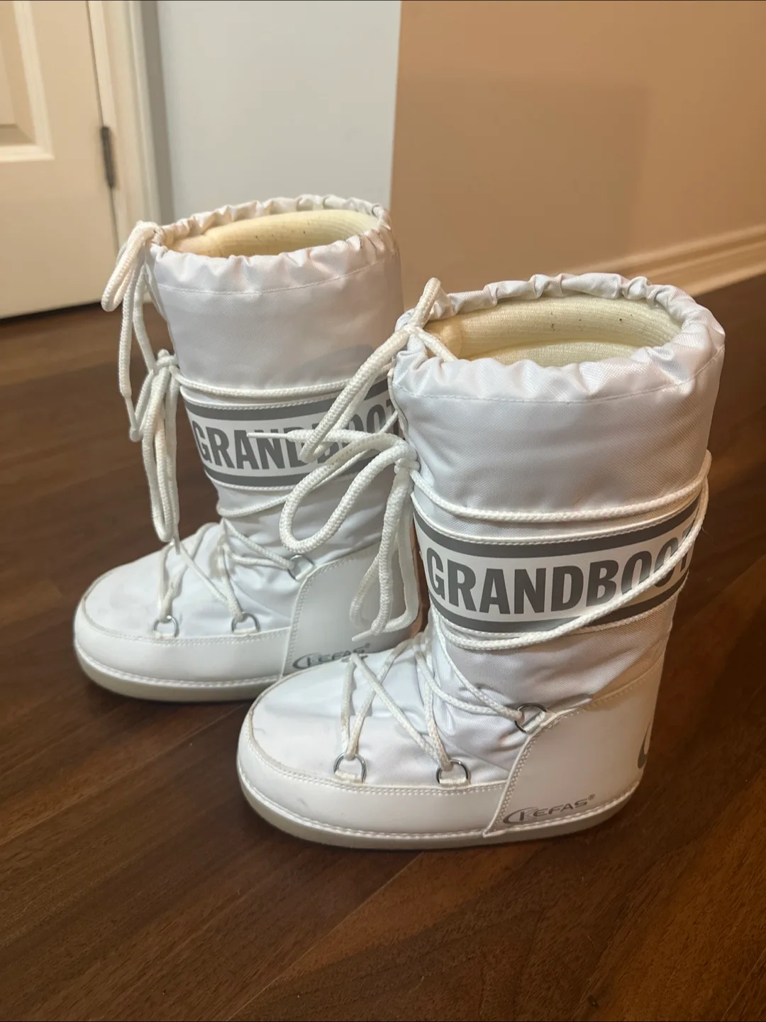 Grandboots White Winter Boots - EU 36-37 thumbnail