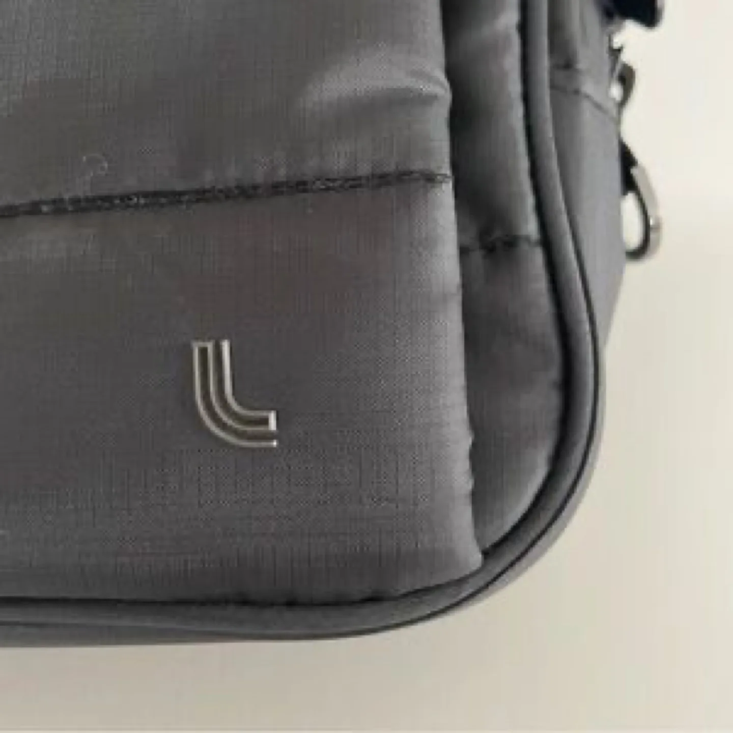 Lole Black Belt Bag (unisex) image indicator(8)