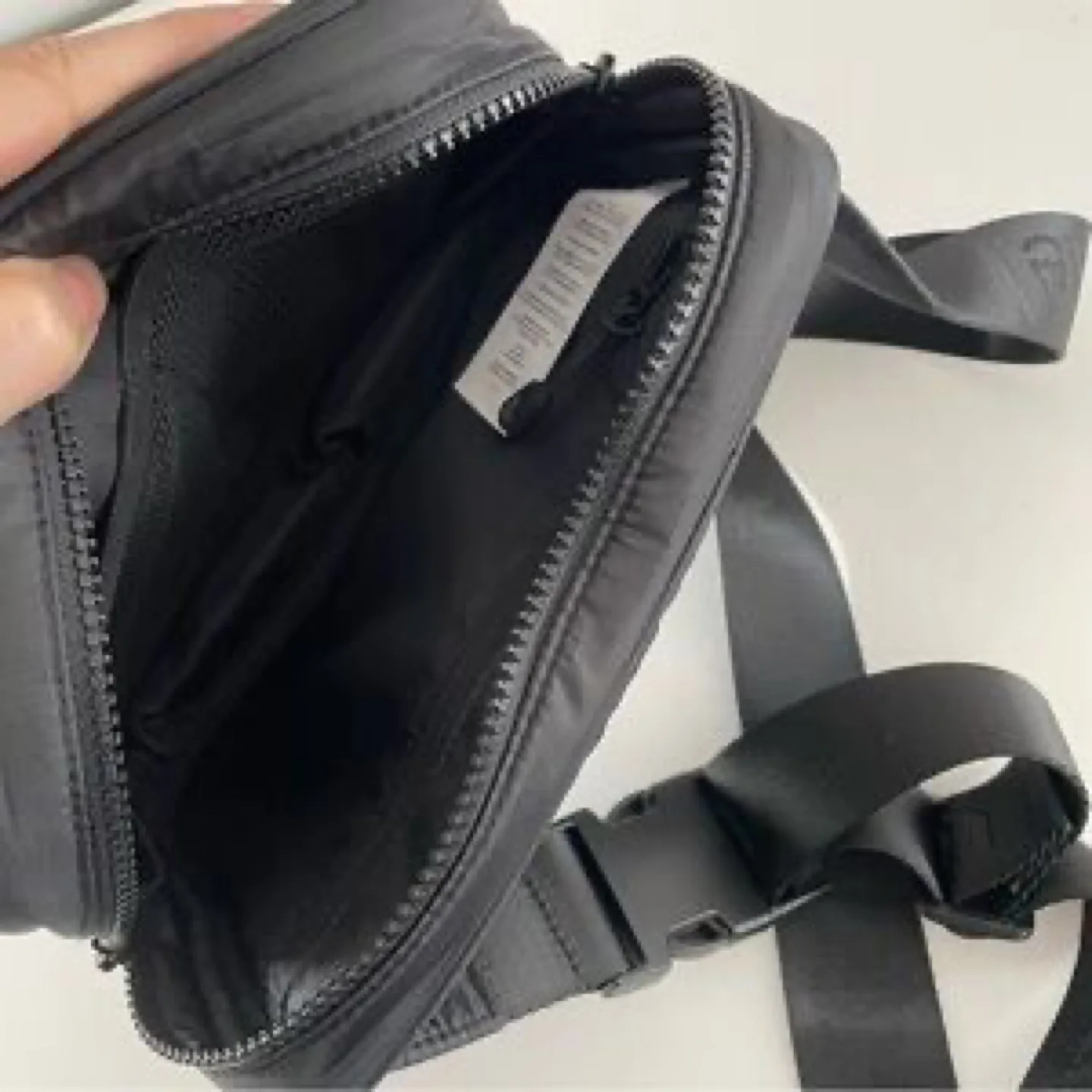 Lole Black Belt Bag (unisex) image indicator(9)