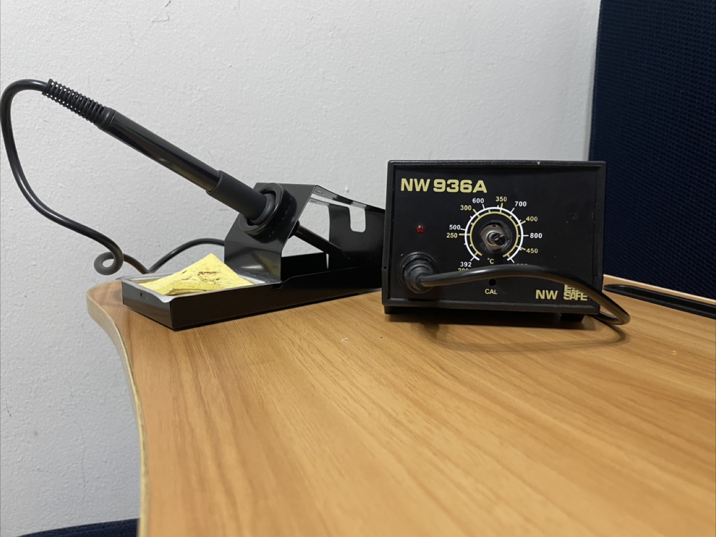 Soldering Kit – Preciva 929D-V Electric Desoldering Iron - photo 5