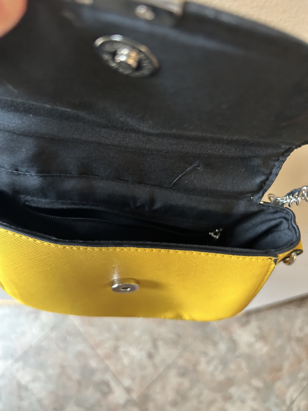 small yellow purse - photo 2
