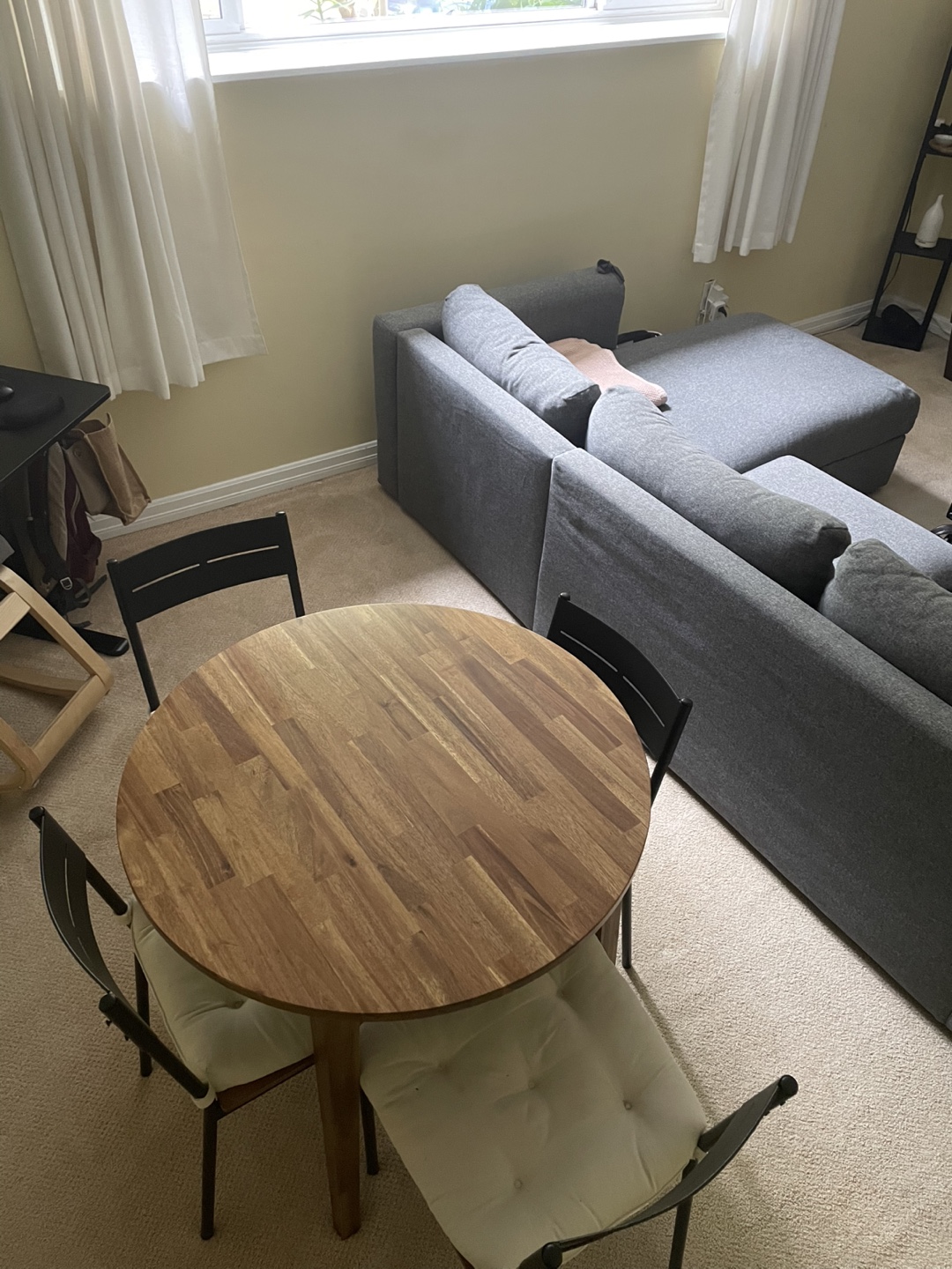 Dining Table Round Wooden with 4 Chairs