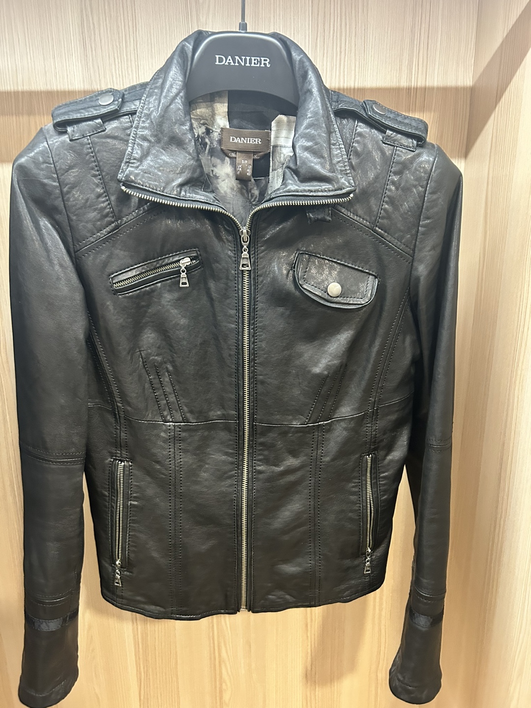 Danier Leather Jacket - photo 5