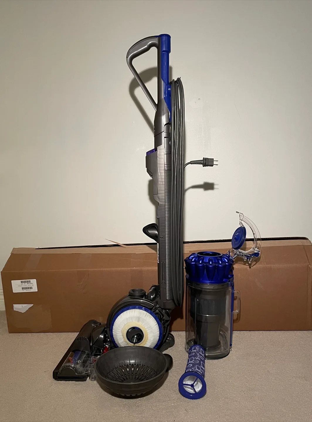 NEW! Dyson Ball Allergy+ Upright Bagless Vacuum - MSRP $790.99 image indicator(7)