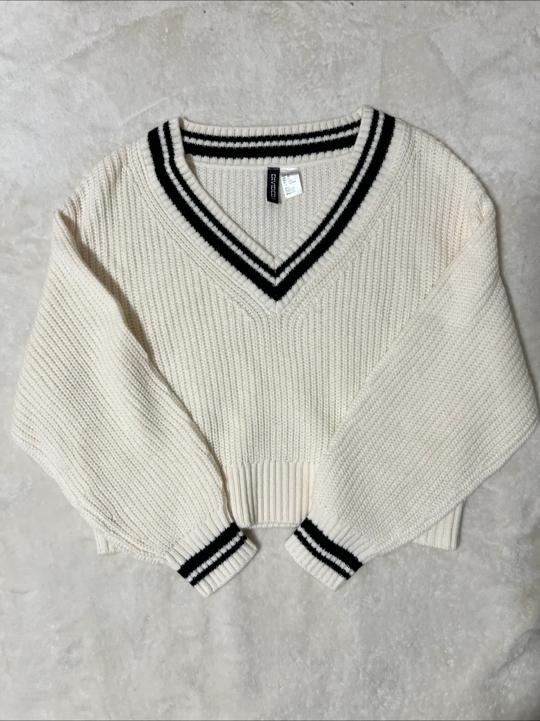 H&M Divided Cream & Black Sweater - XS thumbnail