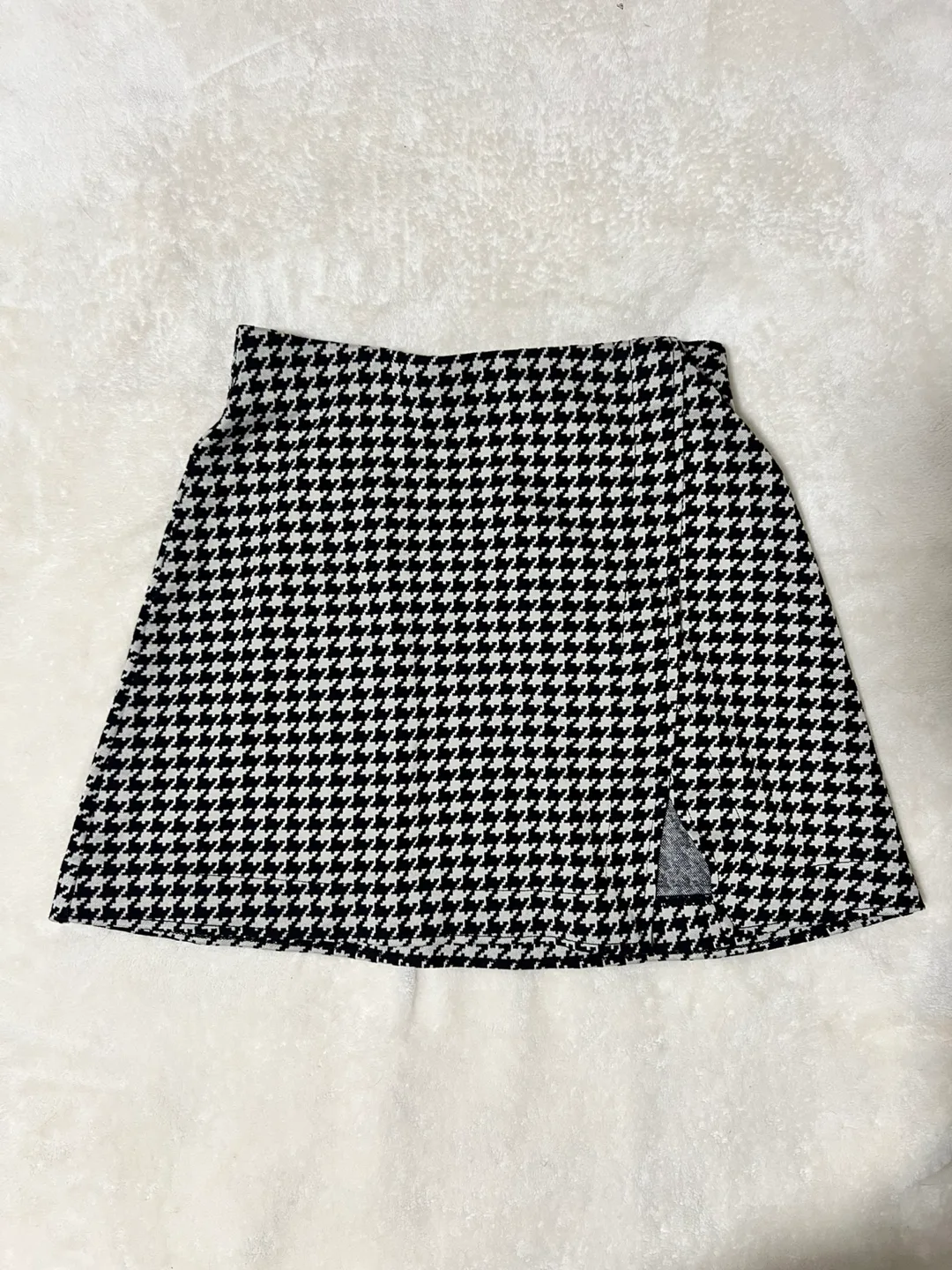 H&M Houndstooth Mini Skirt - Size XS thumbnail