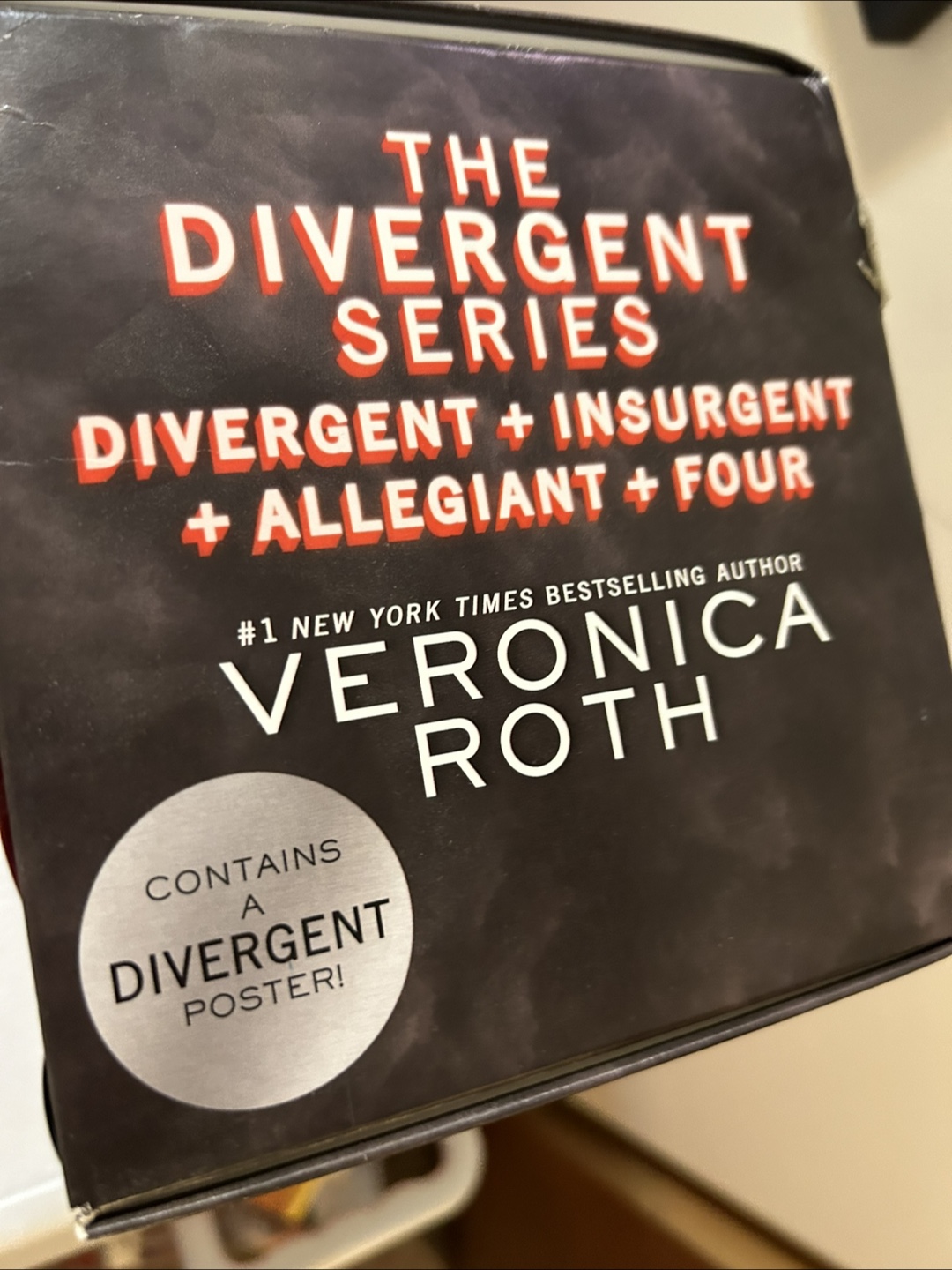 The Divergent Series Box Set by Veronica Roth - photo 3
