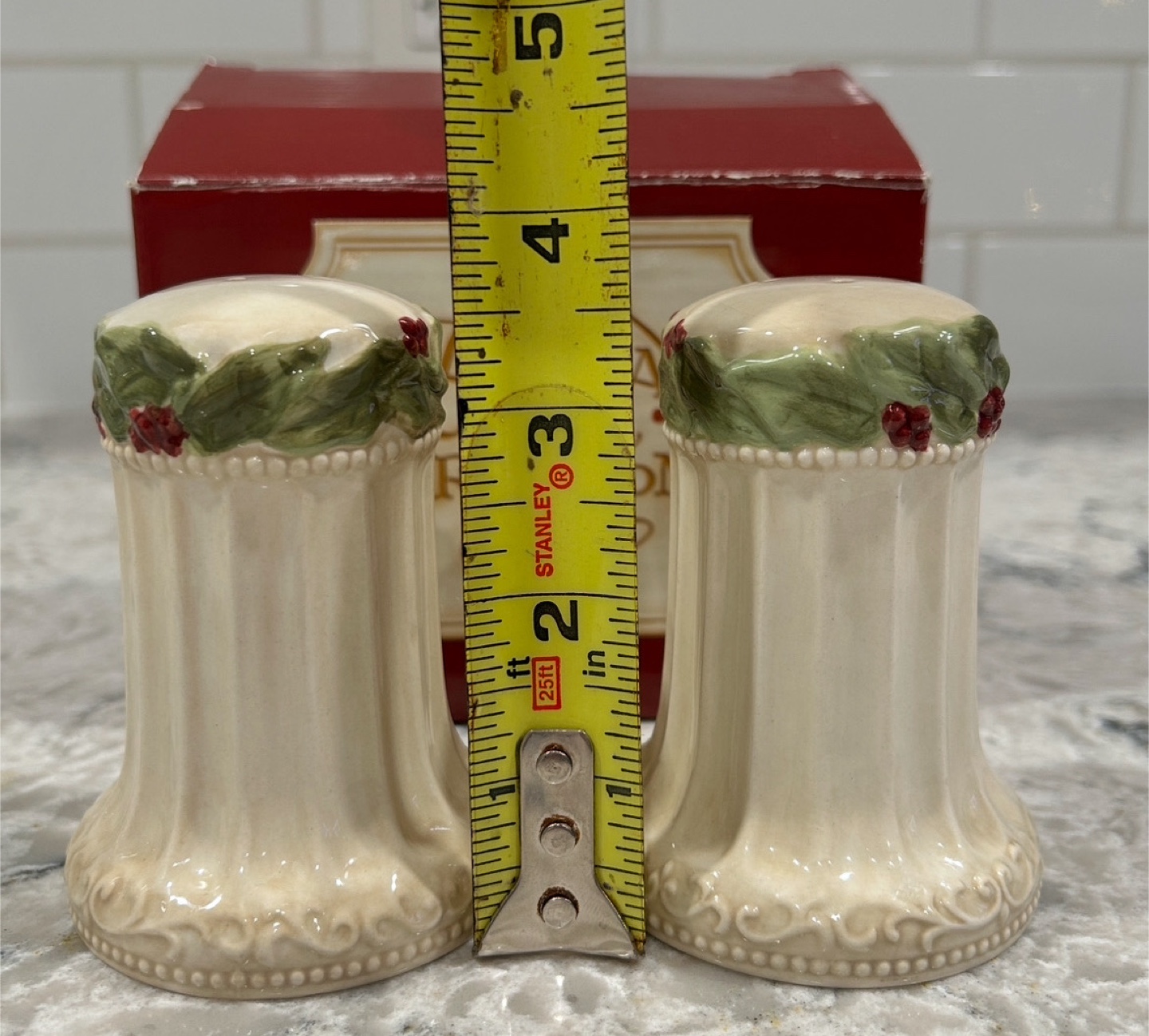 Holiday Traditions by Amscan Salt and Pepper Shaker Set - photo 5