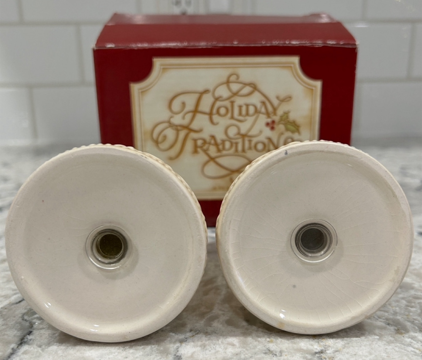 Holiday Traditions by Amscan Salt and Pepper Shaker Set - photo 4