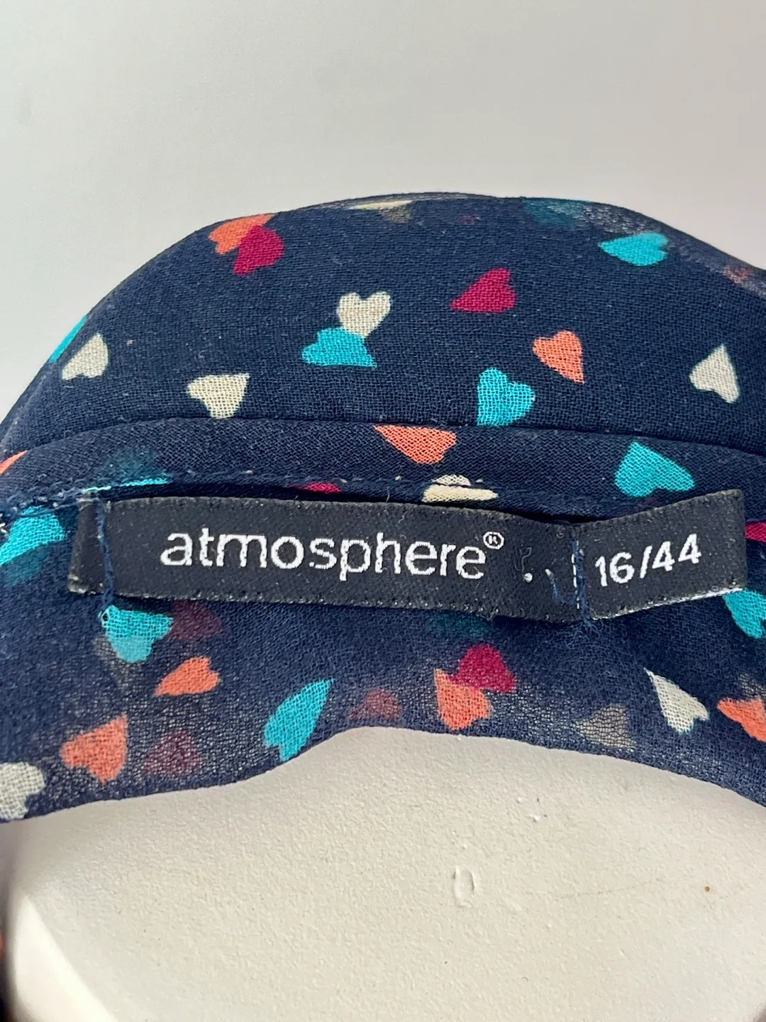 Atmosphere Heart Print Blouse - Size large image indicator(4)