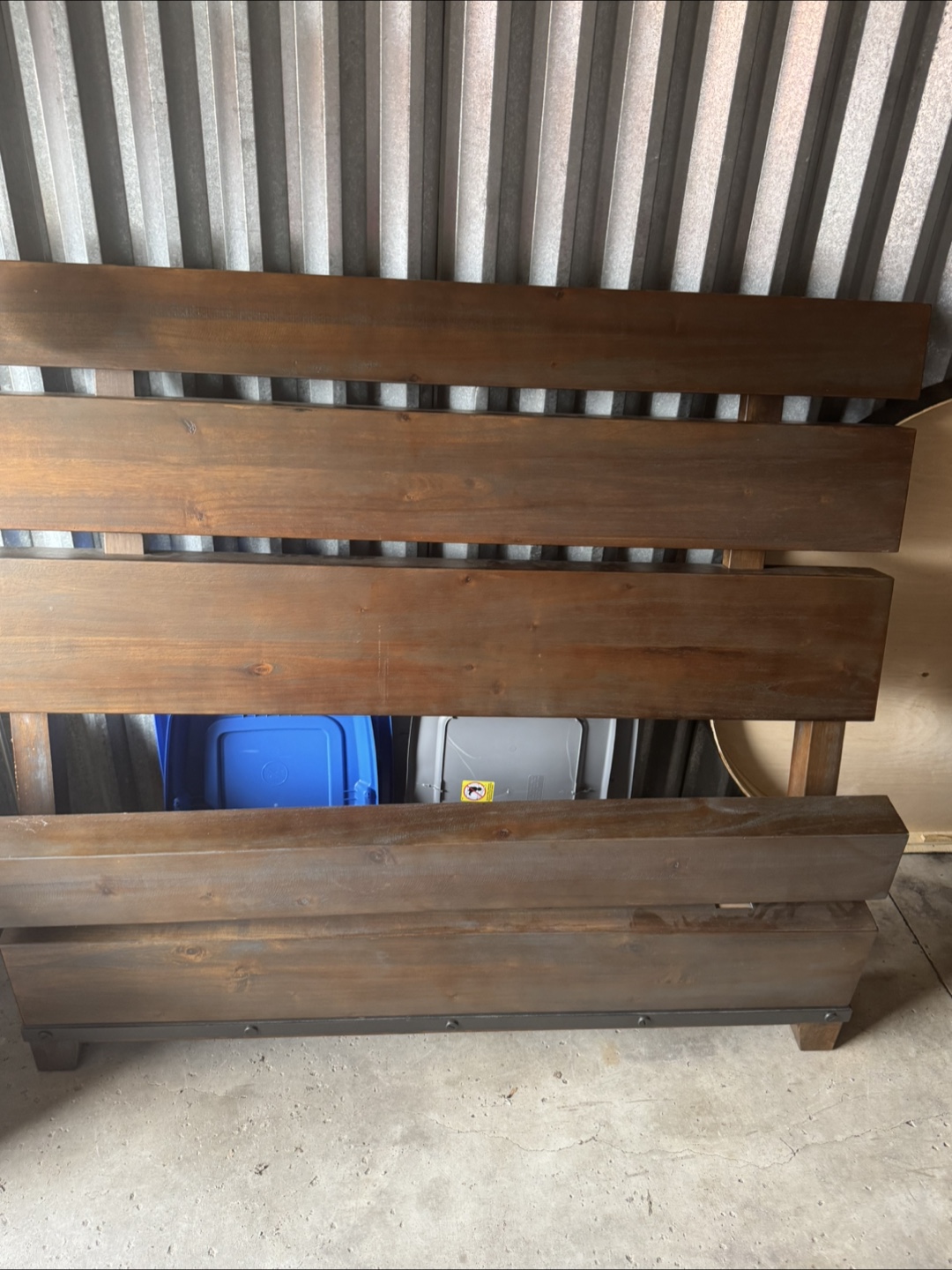 Wood bed frame - photo 2