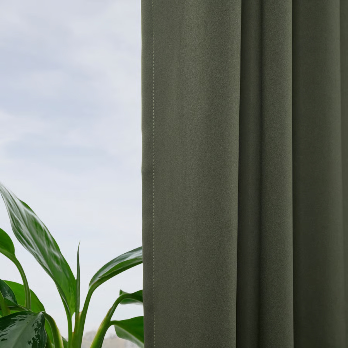IKEA Majgull Blackout Curtains - Dark Green, 57x98" - photo 4