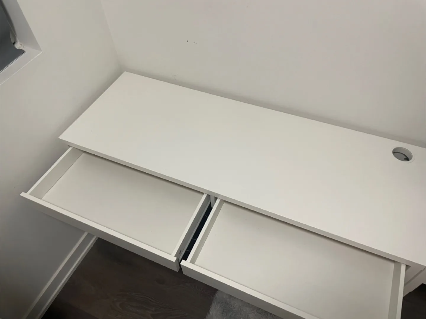 IKEA White Desk and Ergonomic Office Chair image indicator(2)