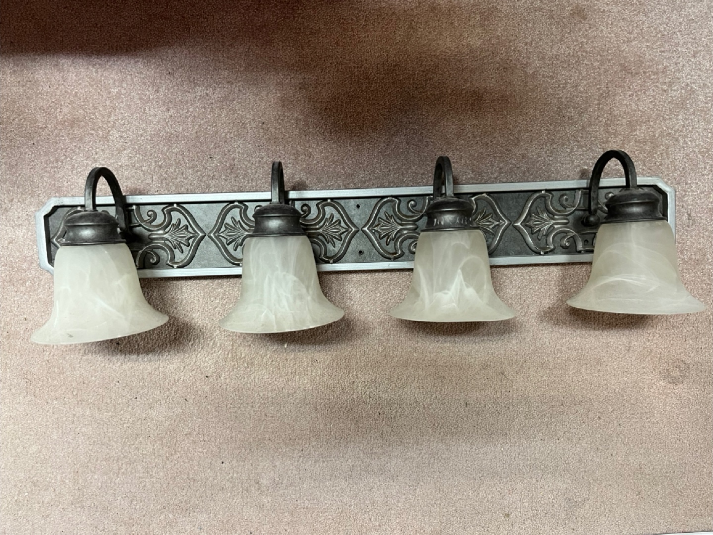 4 Bulb Light Fixture