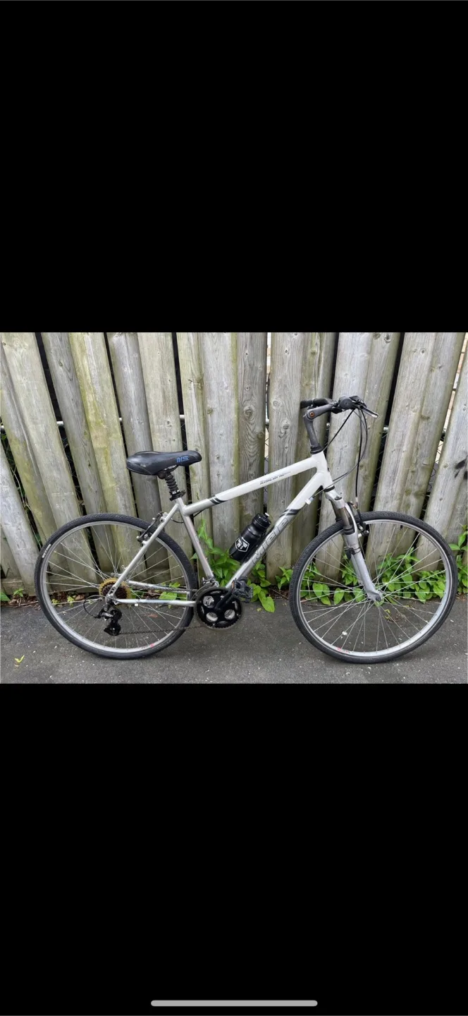 Miele Toscana 200 Hybrid Bicycle thumbnail