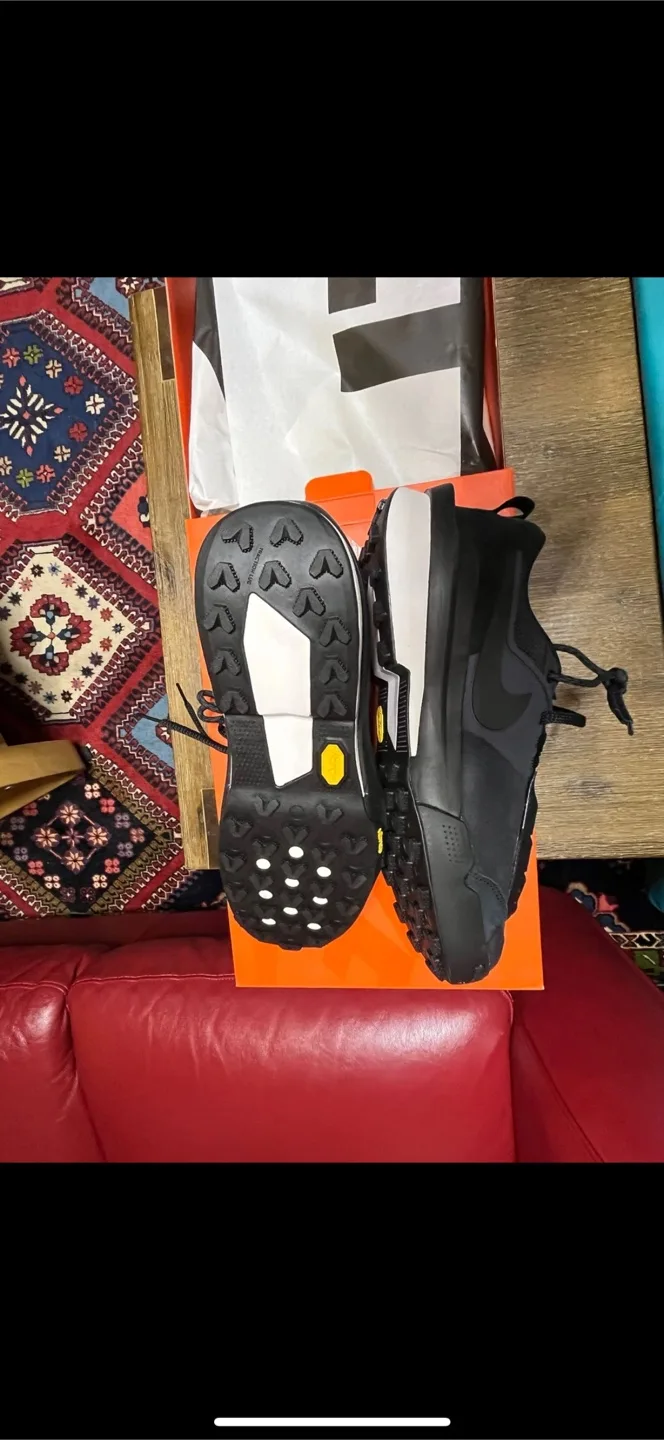 Nike Zegamadome Black Sacai SP Running Shoes Size 10.5 Brand new image indicator(3)