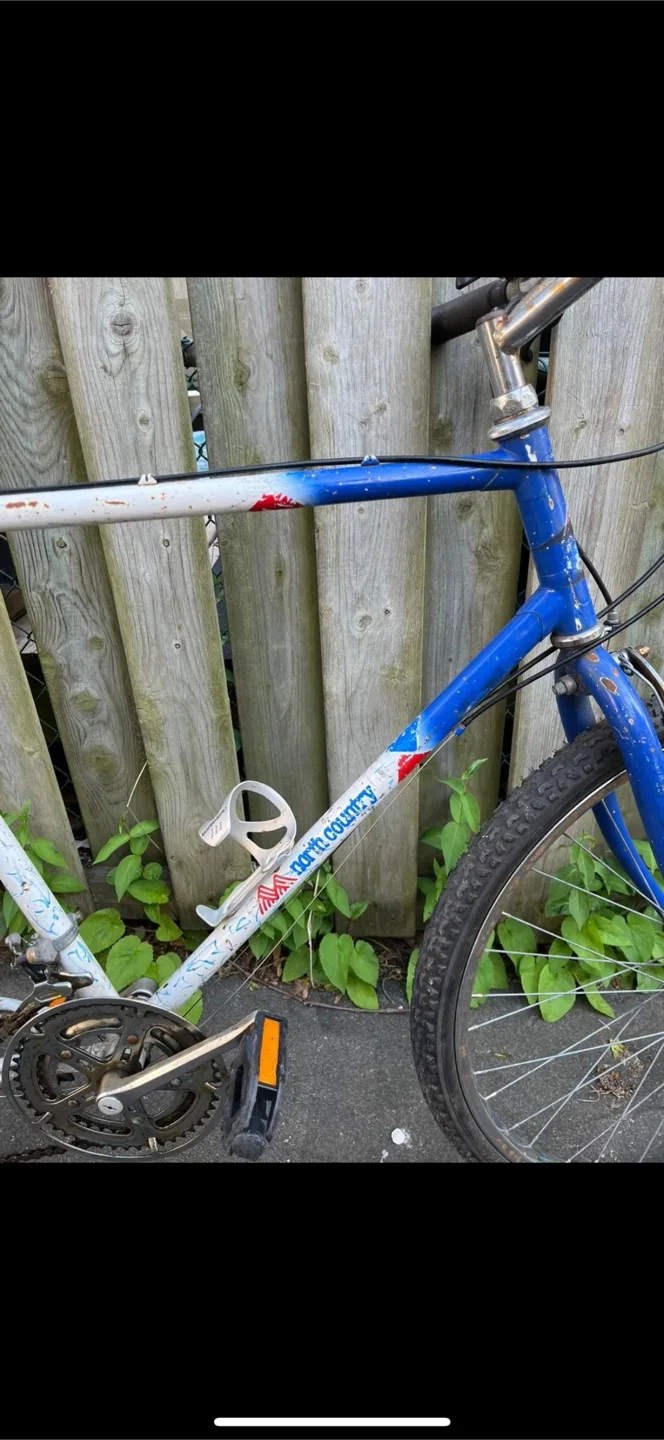 North Country Vintage Mountain Bicycle Blue & White image indicator(2)