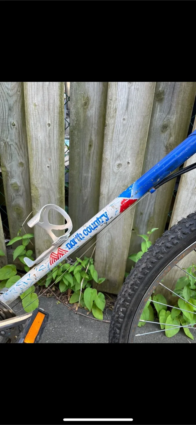 North Country Vintage Mountain Bicycle Blue & White image indicator(5)