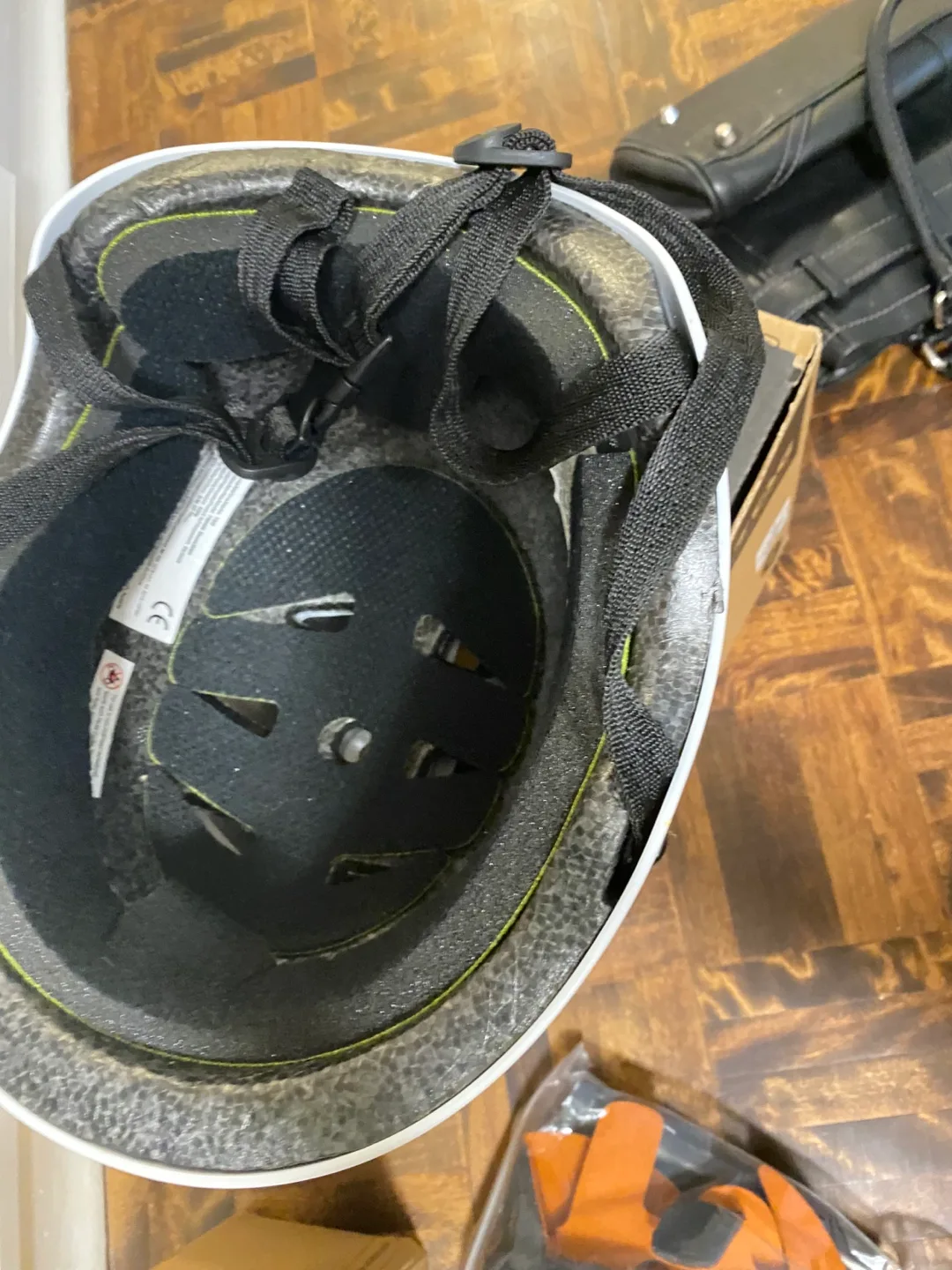 Skate/BMX Helmet - Injected White, Size S/M image indicator(3)