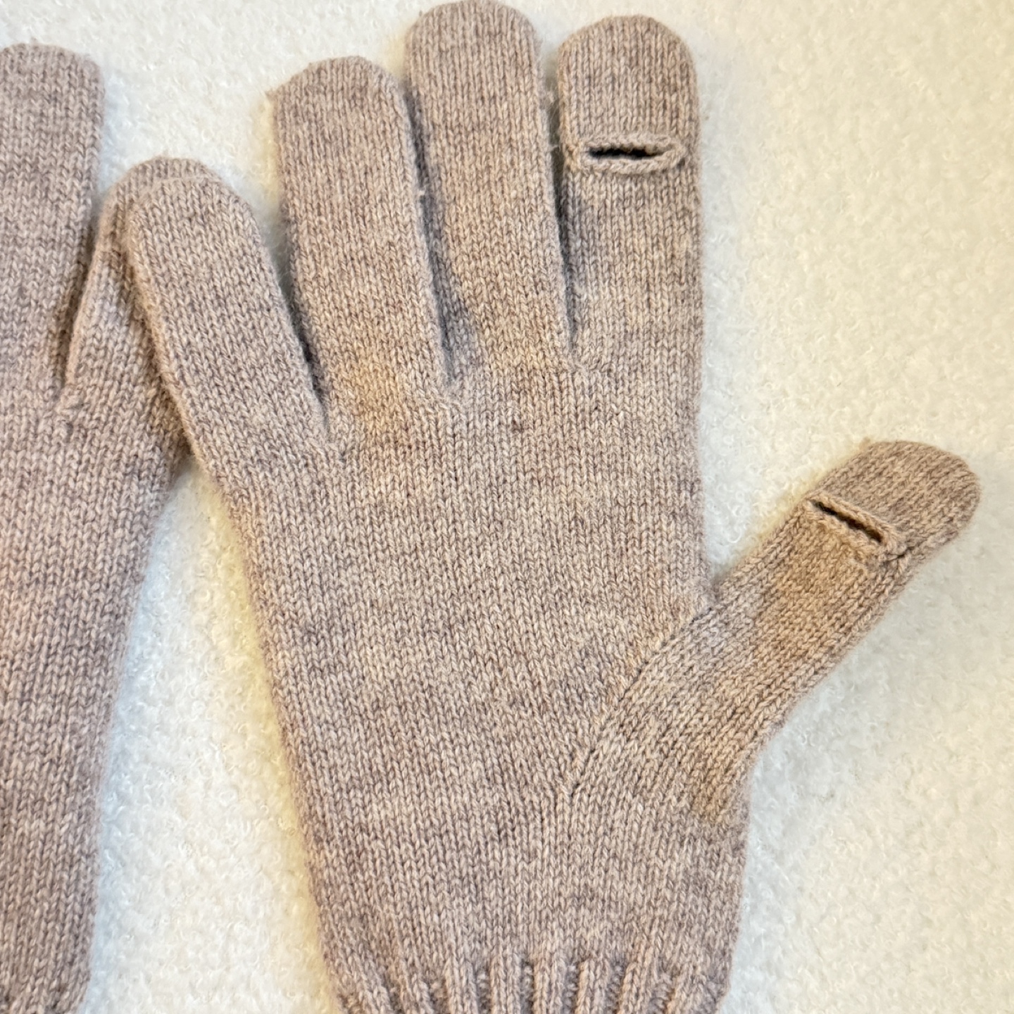 Beige winter gloves - photo 4