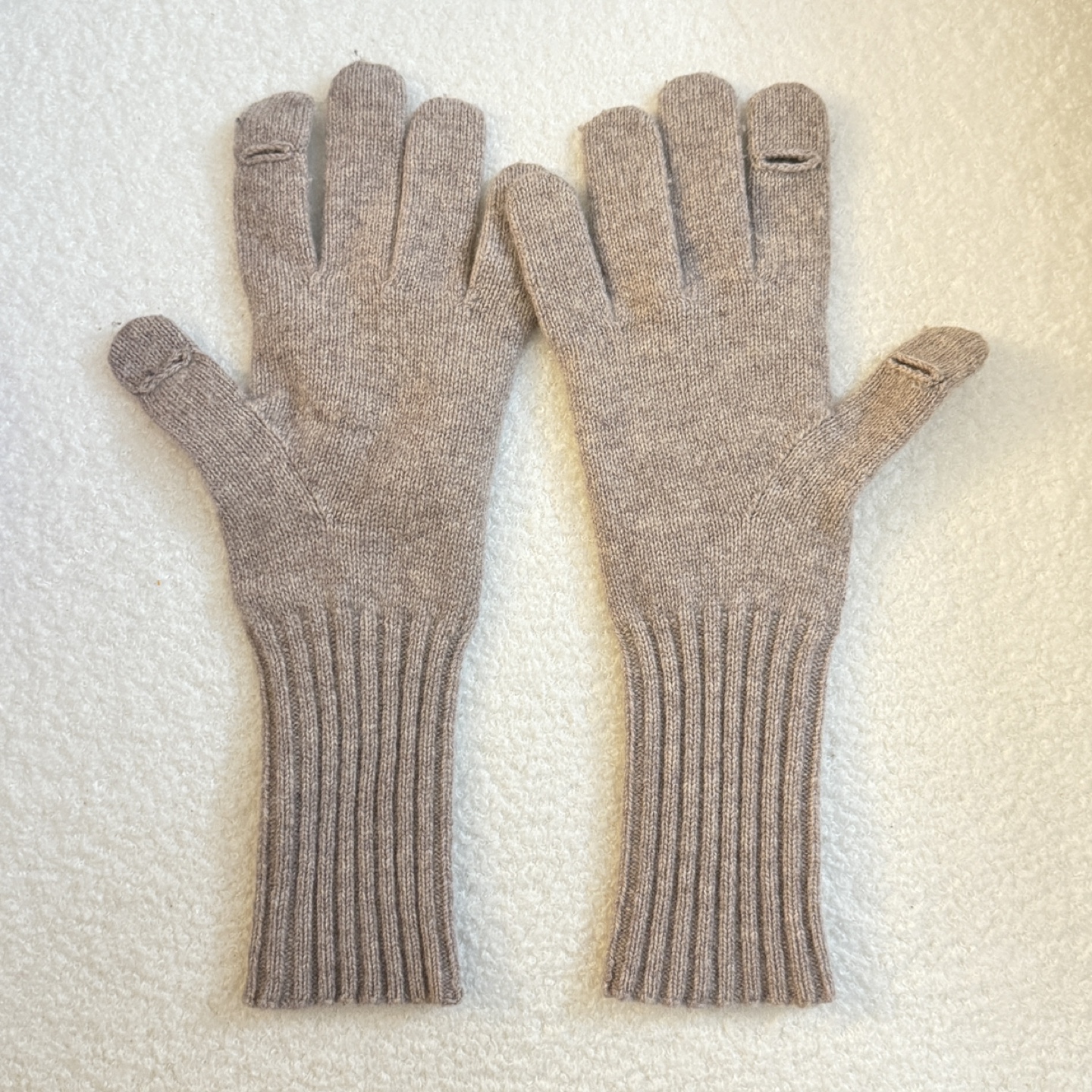 Beige winter gloves - photo 3